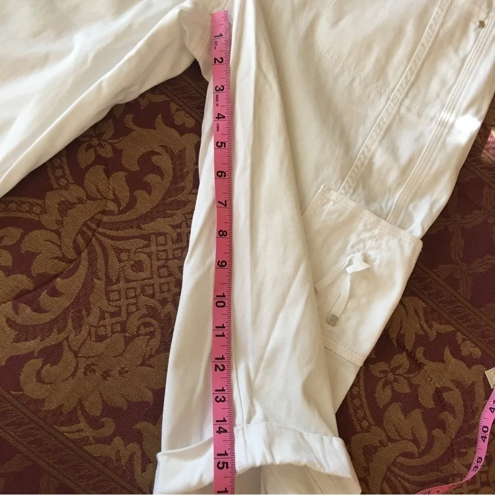 White House Black Market White Capri Pants Size 8